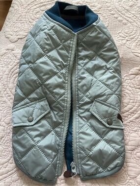 Reddy Gray Navy quietly Pet Ves. Size medium